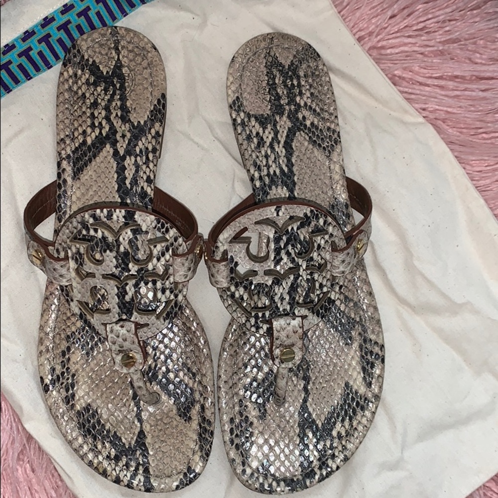 RARE PYTHON TORY BURCH SLIDES 😍🔥